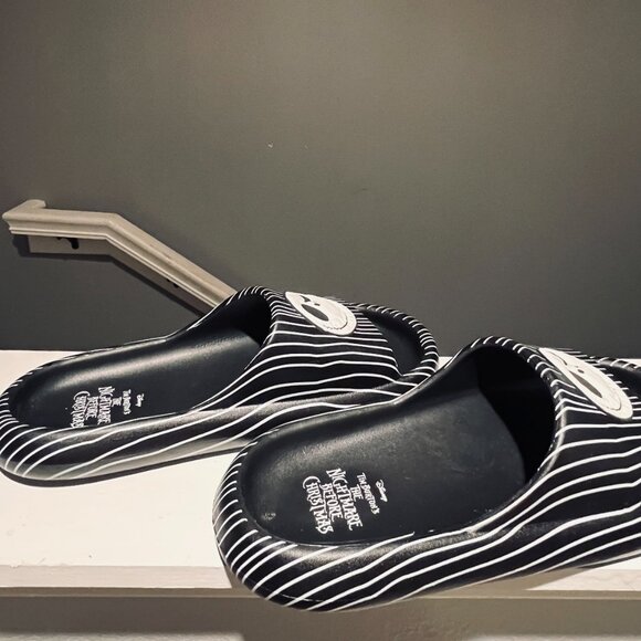 Disney's Jack Skellington Slides – Men’s 11 & 12 -- NWT - Picture 7 of 9